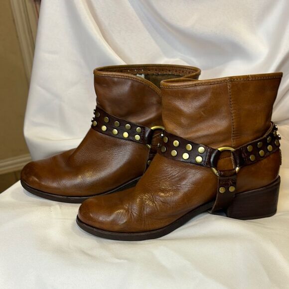 UGG Studded Brown Ankle Boots - Picture 2 of 9